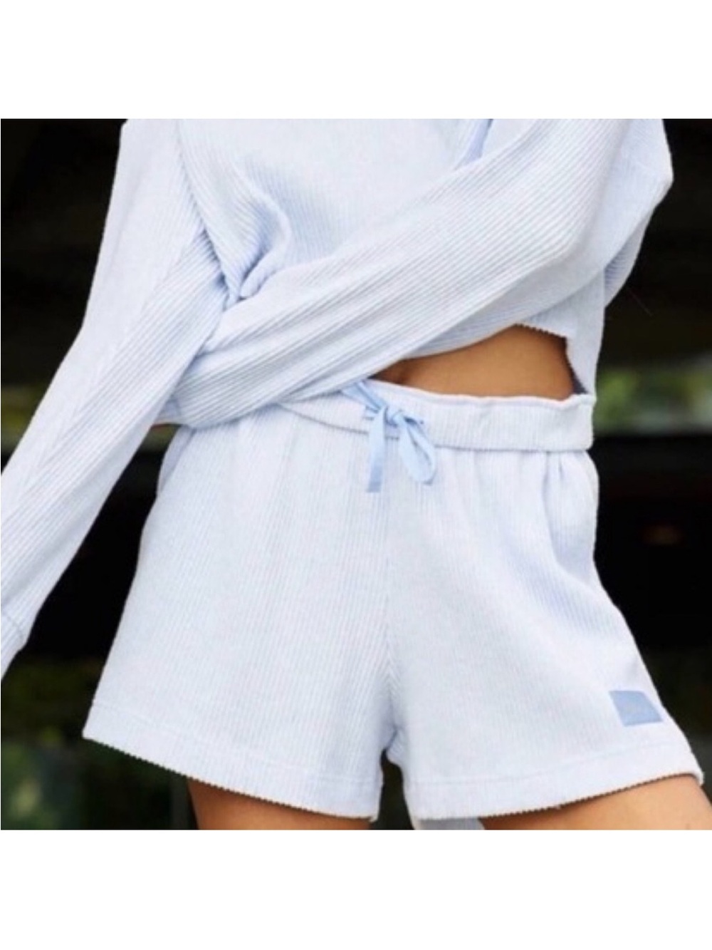 ALO Yoga Muse set xxs shorts and xs top - Picture 7 of 12